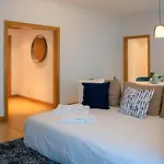 Orient - Modern, Spacious And Sunny! By The River! * Лиссабон