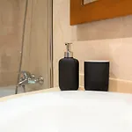 Апартаменты Orient - Modern, Spacious And Sunny! By The River!