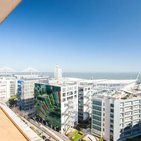 Orient - Modern, Spacious And Sunny! By The River! Apartman