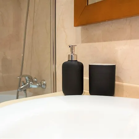 Διαμέρισμα Orient - Modern, Spacious And Sunny! By The River!
