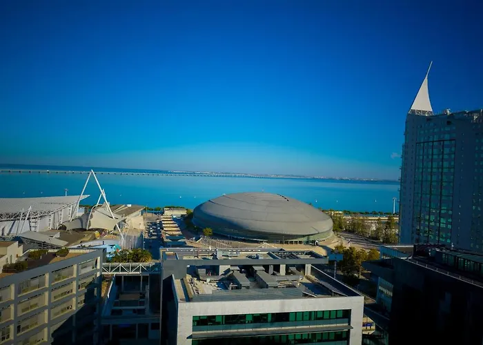 Orient - Modern, Spacious And Sunny! By The River! Apartamento