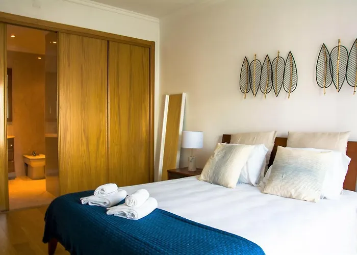 Apartamento Orient - Modern, Spacious And Sunny! By The River!