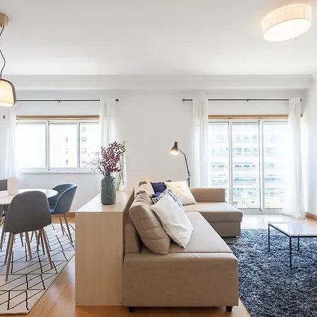 Orient - Modern, Spacious And Sunny! By The River! * Lisbon