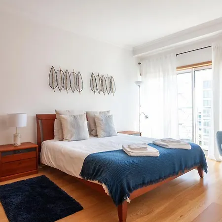 Orient - Modern, Spacious And Sunny! By The River! * Lisbon