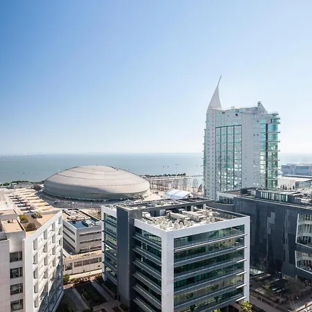 Orient - Modern, Spacious And Sunny! By The River! Lisbon