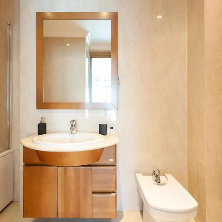 Apartment Orient - Modern, Spacious And Sunny! By The River! Lisbon