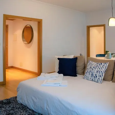 Orient - Modern, Spacious And Sunny! By The River! * Lisbon