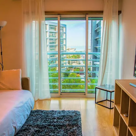 Orient - Modern, Spacious And Sunny! By The River! Lisbon
