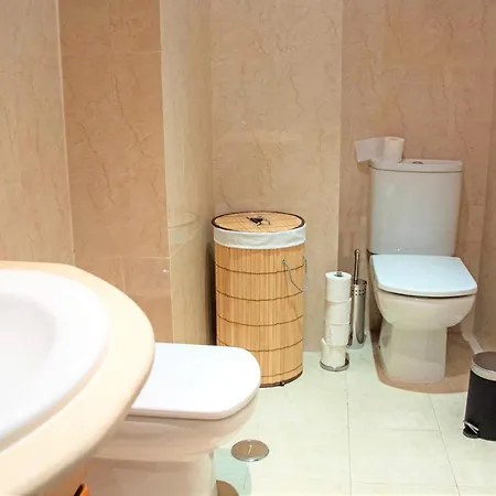 Apartamento Orient - Modern, Spacious And Sunny! By The River!