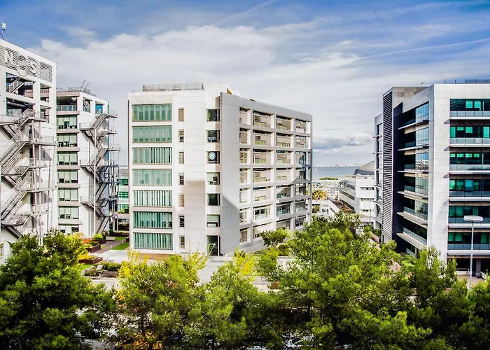 Orient - Modern, Spacious And Sunny! By The River! Lisboa