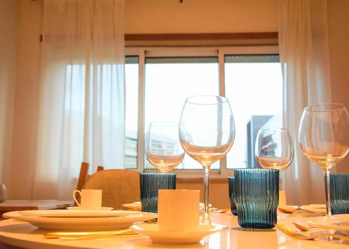 アパート Orient - Modern, Spacious And Sunny! By The River! *