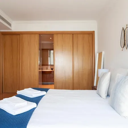 Orient - Modern, Spacious And Sunny! By The River!