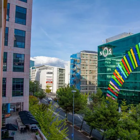 Orient - Modern, Spacious And Sunny! By The River! アパート リスボン