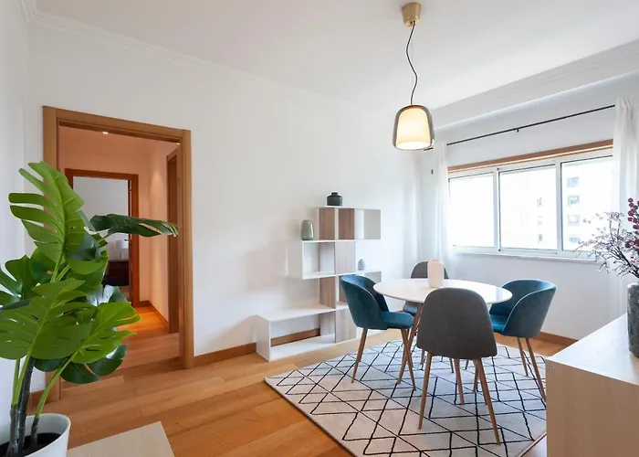 Orient - Modern, Spacious And Sunny! By The River! Lisboa