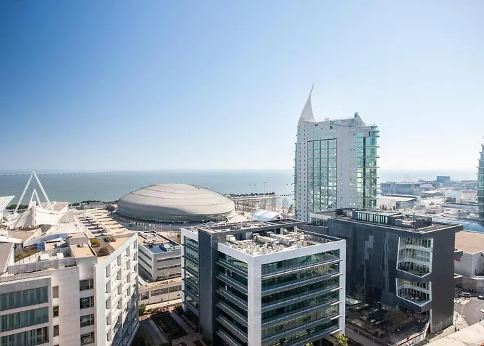 Orient - Modern, Spacious And Sunny! By The River! Lisboa