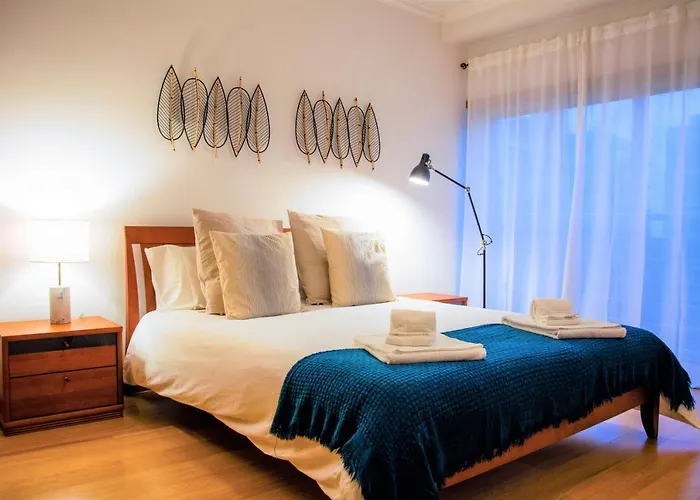 Orient - Modern, Spacious And Sunny! By The River! شقة
