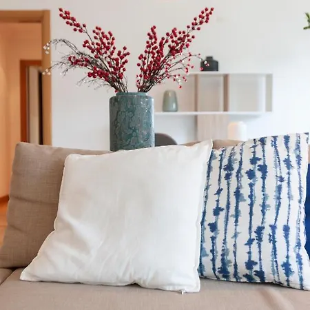 Appartement Orient - Modern, Spacious And Sunny! By The River! *