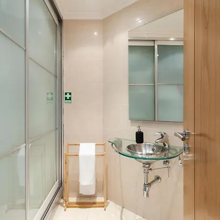 Orient - Modern, Spacious And Sunny! By The River! Appartement