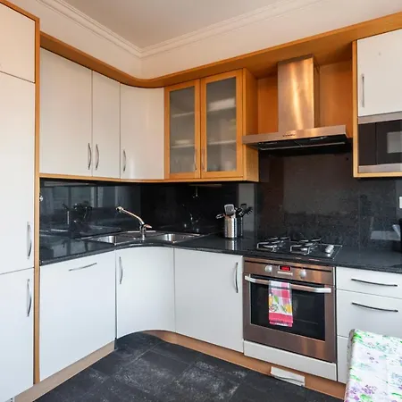 Orient - Modern, Spacious And Sunny! By The River! Appartement