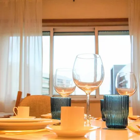 Appartement Orient - Modern, Spacious And Sunny! By The River! *