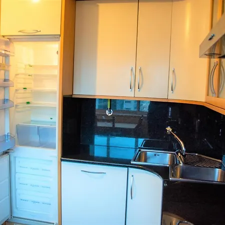 Appartement Orient - Modern, Spacious And Sunny! By The River!